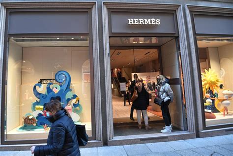 furto hermes milano|Furto da Hermès: rubate 4 borse da 100mila euro (e .